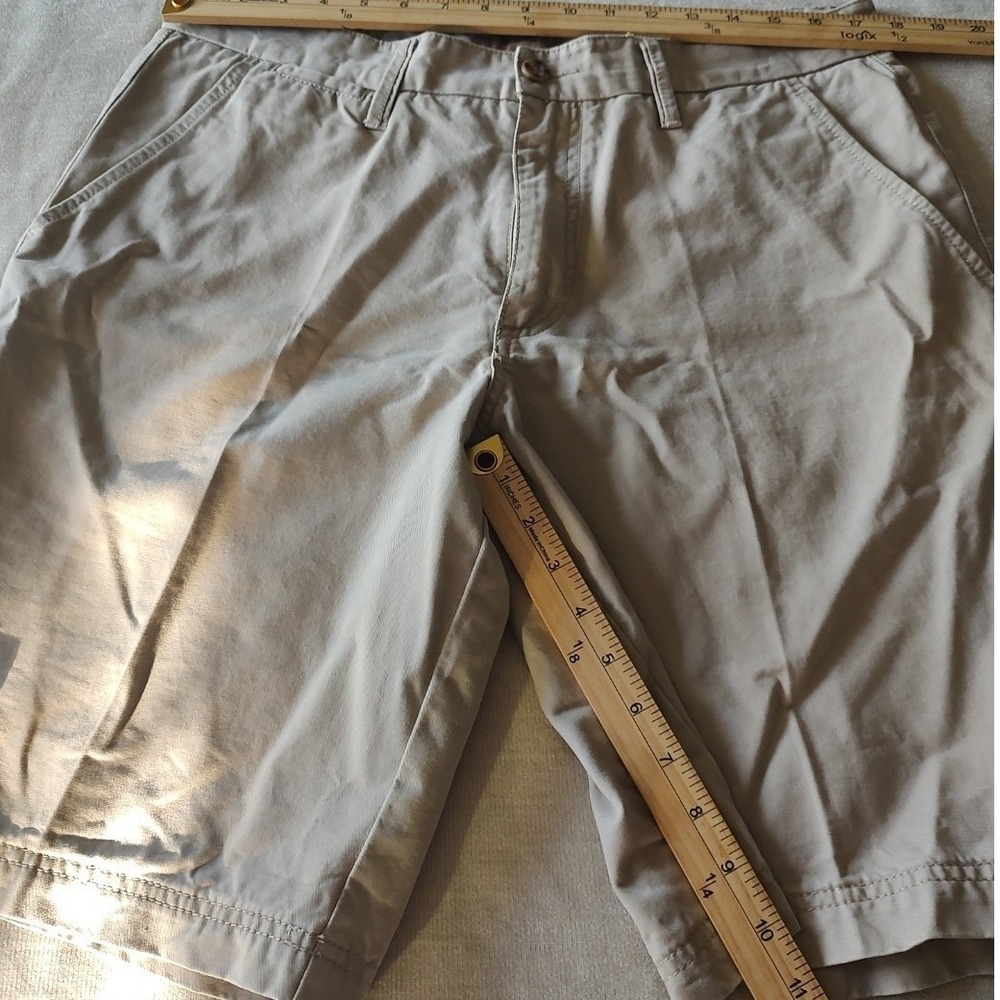 Old Navy Mens Ultimate Chino Shorts Khaki Tan Flat Front Casual 34 Slim Fit